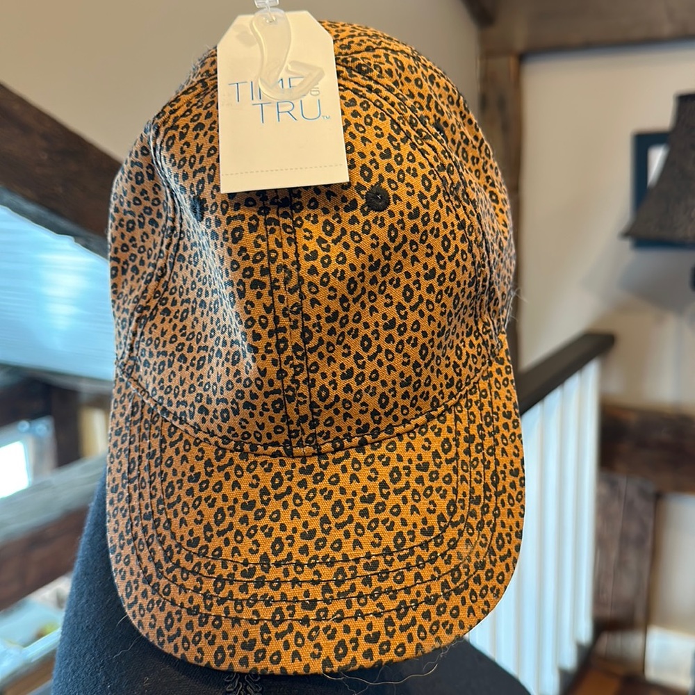 NWT baseball hat leopard